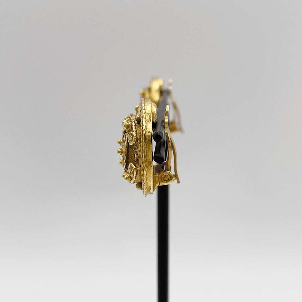 Chanel Cc Logo Round Clip-On Earrings #266508C67B - Picture 3 of 7